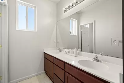 10433 Lone Star Way, Stockton, CA 95209 - Photo 23