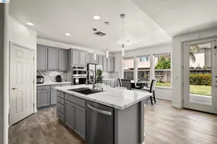 10433 Lone Star Way, Stockton, CA 95209 - Photo 5