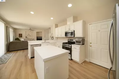 2710 Atherton Ct, Tracy, CA 95304 - Photo 9