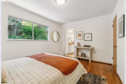 7200 Saroni Dr, Oakland, CA 94611 - Photo 37