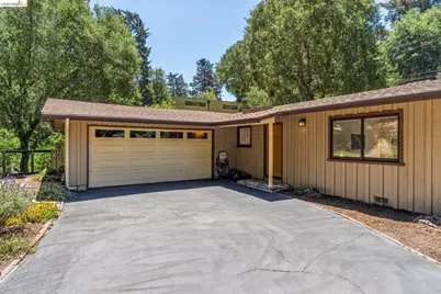 7200 Saroni Dr, Oakland, CA 94611 - Photo 7