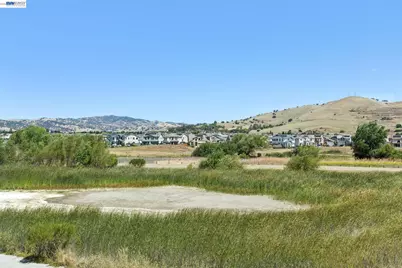 2404 Golden Way, Fairfield, CA 94533 - Photo 11
