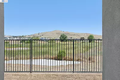 2404 Golden Way, Fairfield, CA 94533 - Photo 15