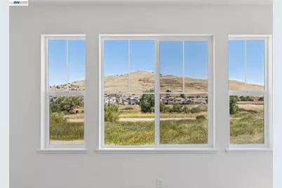 2404 Golden Way, Fairfield, CA 94533 - Photo 9