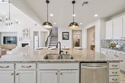 130 Benmore Dr, Hayward, CA 94542 - Photo 11