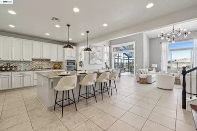 130 Benmore Dr, Hayward, CA 94542 - Photo 5