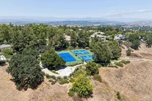 24448 Hampton Dr, Santa Clarita, CA 91355 - Photo 7