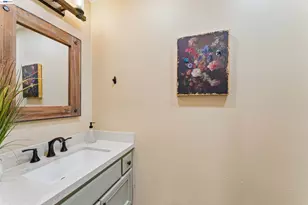 24448 Hampton Dr, Santa Clarita, CA 91355 - Photo 19