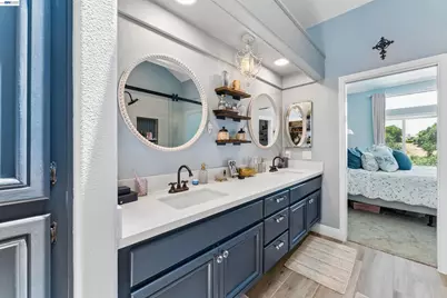 24448 Hampton Dr #B, Santa Clarita, CA 91355 - Photo 23