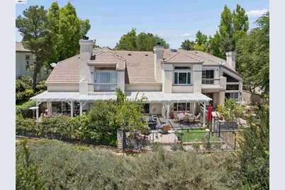 24448 Hampton Dr #B, Santa Clarita, CA 91355 - Photo 3