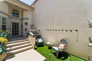 24448 Hampton Dr, Santa Clarita, CA 91355 - Photo 9