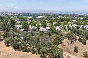 24448 Hampton Dr, Santa Clarita, CA 91355 - Photo 5