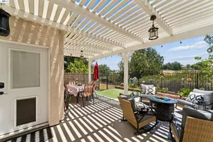 24448 Hampton Dr, Santa Clarita, CA 91355 - Photo 33
