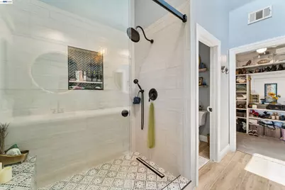 24448 Hampton Dr #B, Santa Clarita, CA 91355 - Photo 25