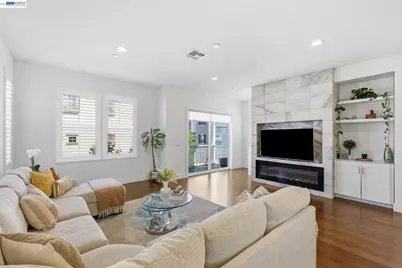 7240 Carneros Ln, Dublin, CA 94568 - Photo 3