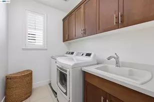 7240 Carneros Ln, Dublin, CA 94568 - Photo 35
