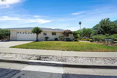 1742 Mendocino Dr, Concord, CA 94521 - Photo 23