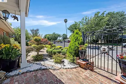 1742 Mendocino Dr, Concord, CA 94521 - Photo 17