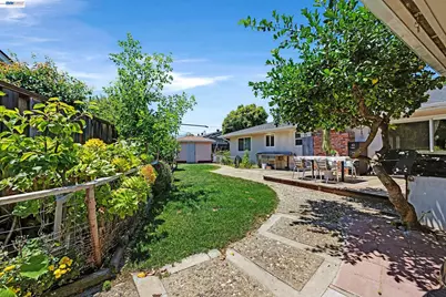 1742 Mendocino Dr, Concord, CA 94521 - Photo 13