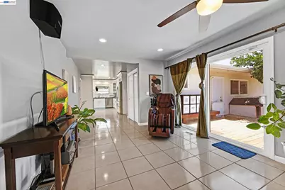 1742 Mendocino Dr, Concord, CA 94521 - Photo 5