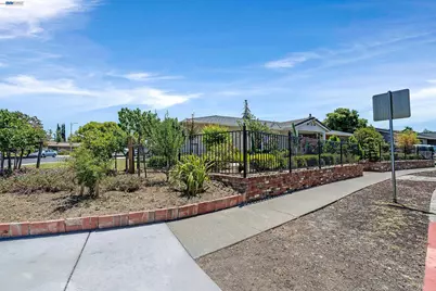 1742 Mendocino Dr, Concord, CA 94521 - Photo 21