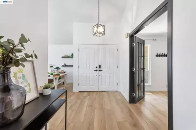 5736 Medallion Ct, Castro Valley, CA 94552 - Photo 9