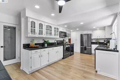 5736 Medallion Ct, Castro Valley, CA 94552 - Photo 23