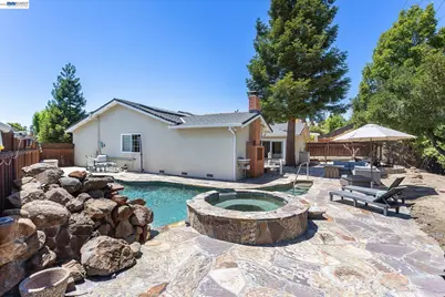5736 Medallion Ct, Castro Valley, CA 94552 - Photo 63