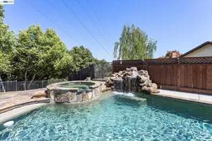 5736 Medallion Ct, Castro Valley, CA 94552 - Photo 11