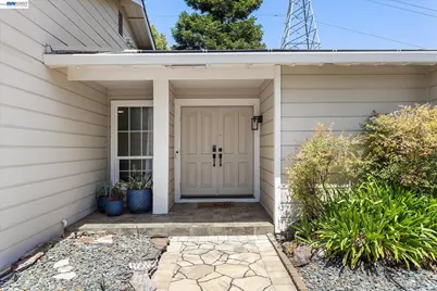 5736 Medallion Ct, Castro Valley, CA 94552 - Photo 7