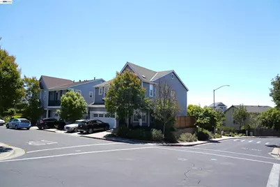 200 Seapoint Pl, Richmond, CA 94801 - Photo 3