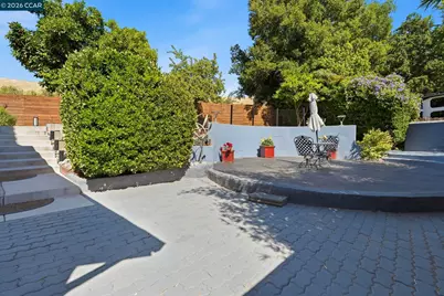 419 Highland Ct, Concord, CA 94520 - Photo 51