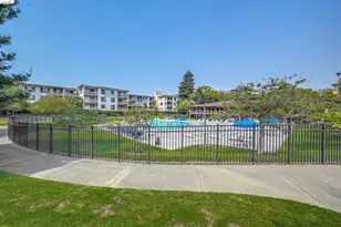 2 Commodore Dr, Emeryville, CA 94608 - Photo 19