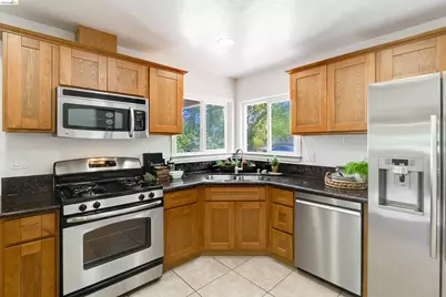 346 Valley View Rd, Pleasant Hill, CA 94523 - Photo 15