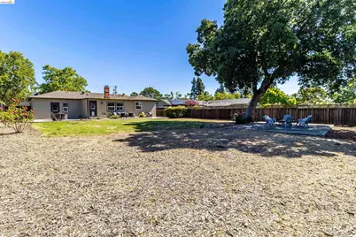 346 Valley View Rd, Pleasant Hill, CA 94523 - Photo 47