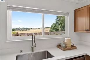 295 Iris Rd, Hercules, CA 94547 - Photo 15