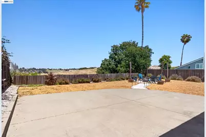 295 Iris Rd, Hercules, CA 94547 - Photo 29