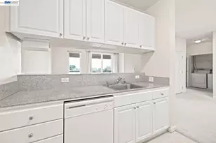 401 Norfolk St, San Mateo, CA 94401 - Photo 5