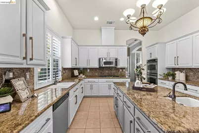 4513 Maryam Ct, Fair Oaks, CA 95628 - Photo 9