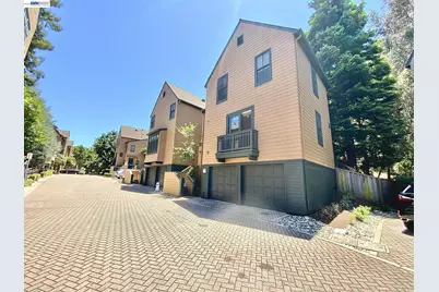 19 Edgewood Pl, Belmont, CA 94002 - Photo 3