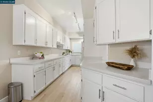 1221 Avenida Sevilla, Walnut Creek, CA 94595 - Photo 9