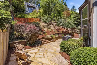 6763 Pinehaven Rd, Oakland, CA 94611 - Photo 35