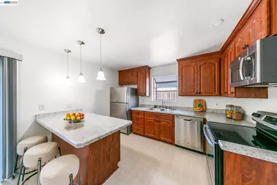 2049 Rosedale Dr, San Pablo, CA 94806 - Photo 7