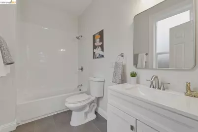 1324 Burnett St, Berkeley, CA 94702 - Photo 17