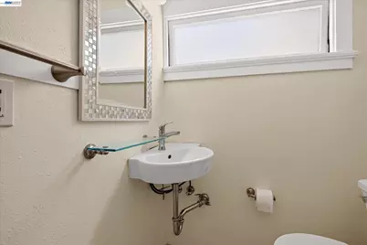 753 Warfield Ave, Oakland, CA 94610 - Photo 9
