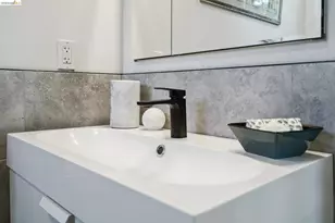 1151 58th Ave, Oakland, CA 94621 - Photo 33