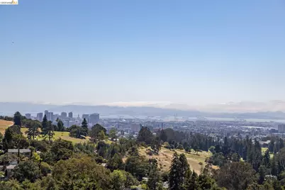 6181 Contra Costa Rd, Oakland, CA 94618 - Photo 33