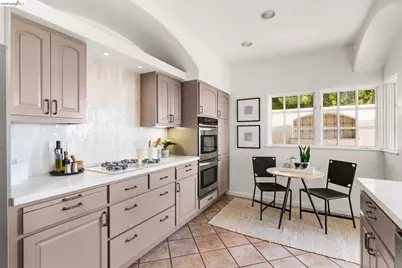 6181 Contra Costa Rd, Oakland, CA 94618 - Photo 23
