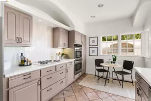 6181 Contra Costa Rd, Oakland, CA 94618 - Photo 23