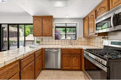 5775 Cold Water Dr, Castro Valley, CA 94552 - Photo 15